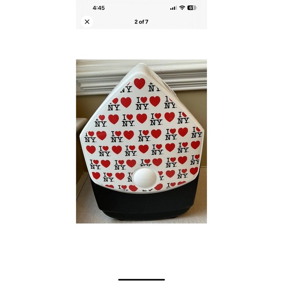 Igloo Cooler “I LOVE NY”  All over Logo Playmate Pal Cooler 7 QT Never Used - Picture 2 of 7